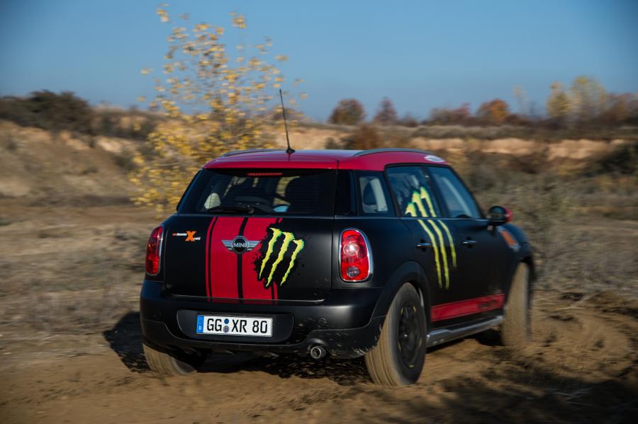  Mini Countryman X-Raid Service Vehicle 2012 года  (фото 15 из 41)